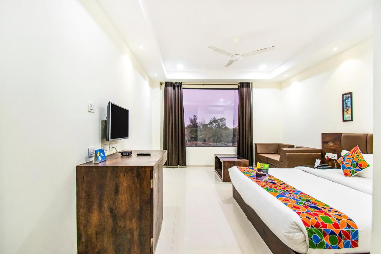 Fabhotel Amrit Greens Indore Airport Eksteriør bilde