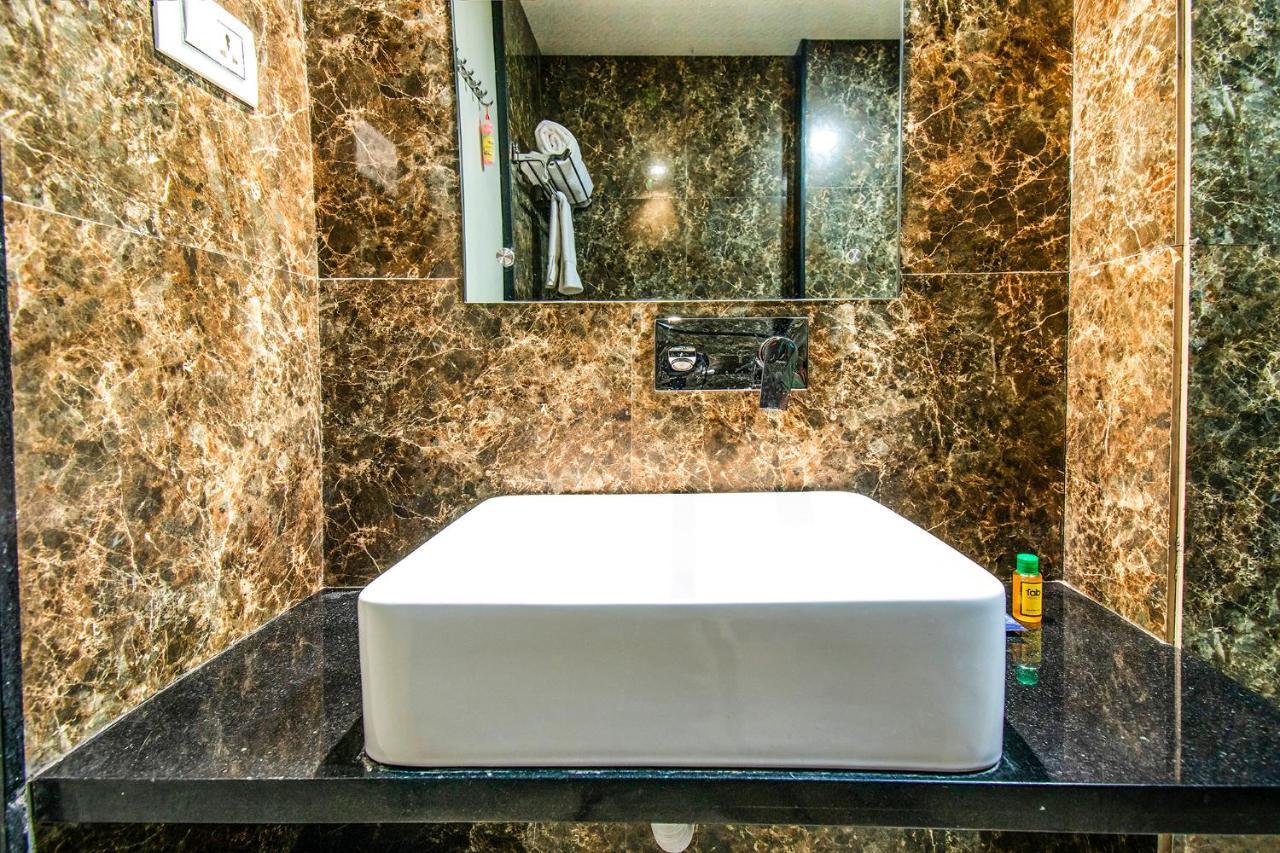 Fabhotel Amrit Greens Indore Airport Eksteriør bilde